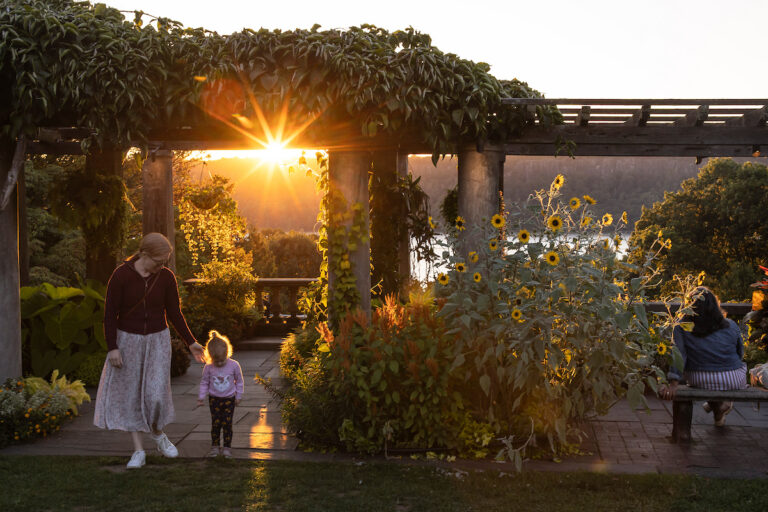 092125wh77 Pergola Sunset People Dave Sanders