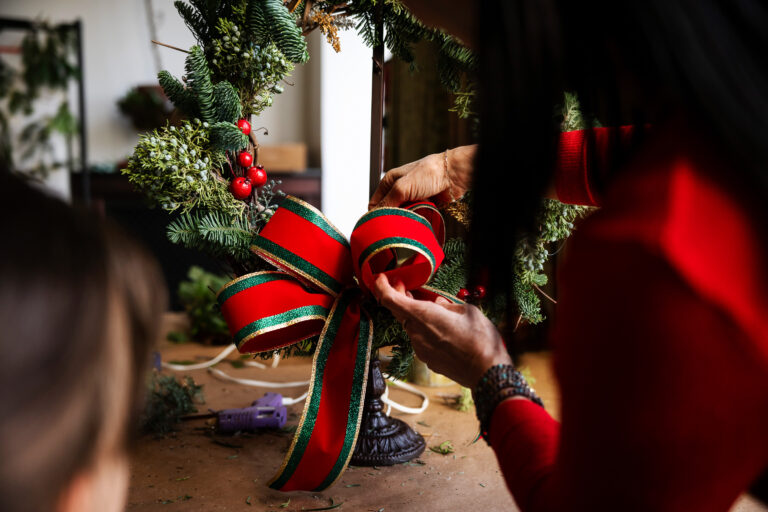 Wave hill Sip and Craft Wreathmaking credit Karsten Moran